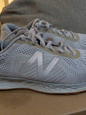 New Balance Arishi Running Shoe Women's Size 8.5 Color Gray Good Condition